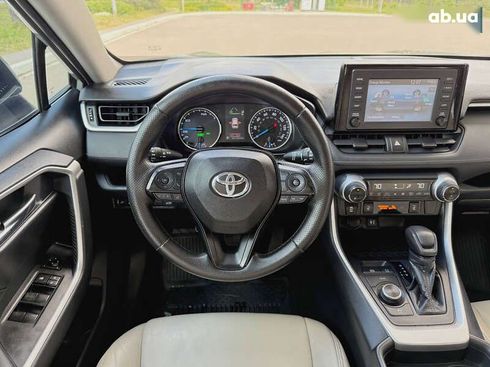 Toyota RAV4 2019 - фото 25