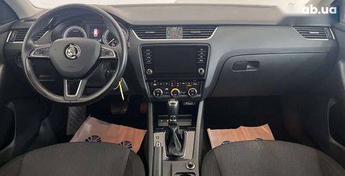 Skoda Octavia 2018 - фото 11