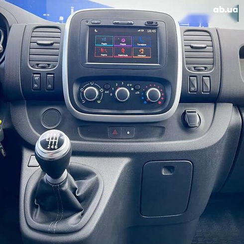 Renault Trafic 2021 - фото 26