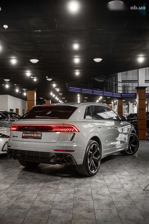 Audi RS Q8 2023 - фото 3