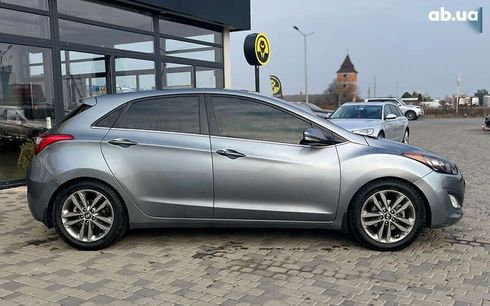 Hyundai Elantra 2015 - фото 8