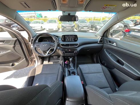 Hyundai Tucson 2018 бежевый - фото 23
