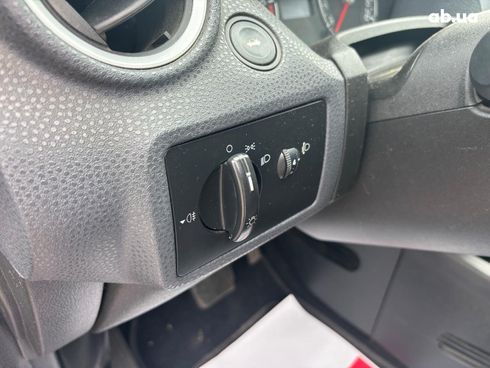 Ford Fiesta 2006 фиолетовый - фото 16