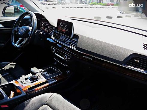 Audi Q5 2017 - фото 23