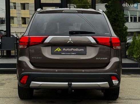 Mitsubishi Outlander 2015 - фото 17