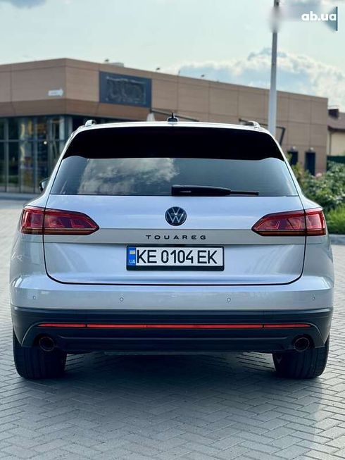 Volkswagen Touareg 2022 - фото 16