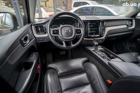 Volvo XC60 2018 - фото 23