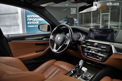 BMW 5 серия 2017 - фото 11