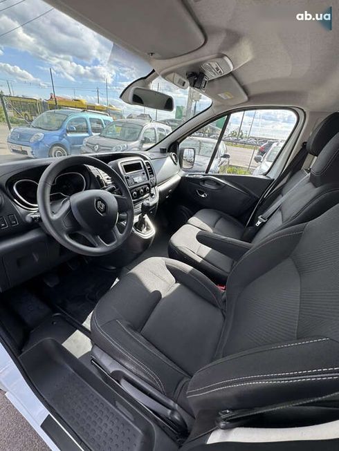 Renault Trafic 2021 - фото 13