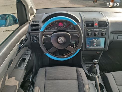 Volkswagen Touran 2005 синий - фото 16