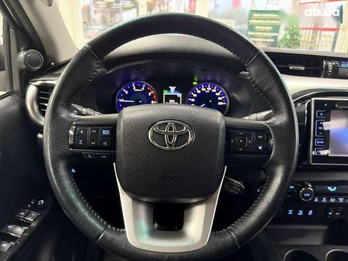 Toyota Hilux 2018 - фото 21