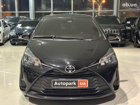 Toyota Yaris 2018 черный - фото 2