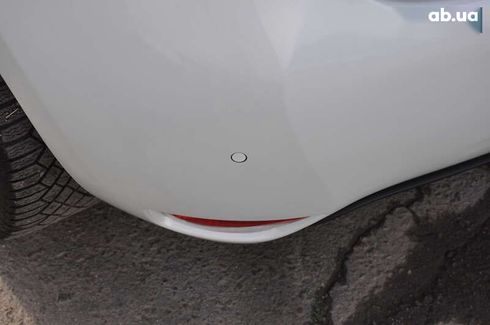 Renault Zoe 2015 - фото 17