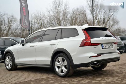 Volvo V60 Cross Country 2019 - фото 18