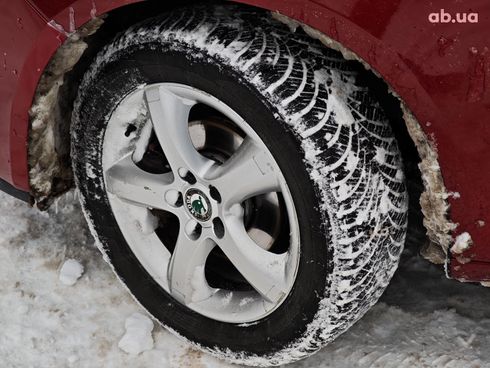 Skoda Fabia 2009 красный - фото 4