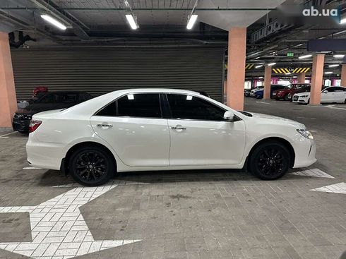 Toyota Camry 2015 - фото 15