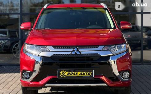 Mitsubishi Outlander 2018 - фото 2