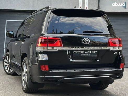Toyota Land Cruiser 2017 - фото 28