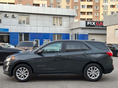 Chevrolet Equinox 2019 серый - фото 8