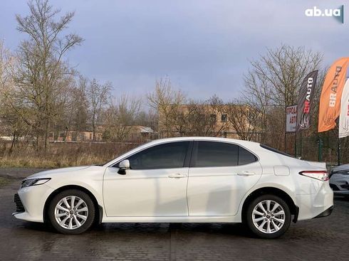 Toyota Camry 2019 - фото 12