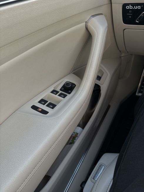 Volkswagen Passat 2017 синий - фото 3