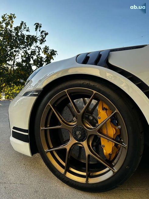 Porsche 911 2020 - фото 12
