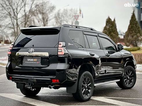 Toyota Land Cruiser Prado 2022 - фото 11