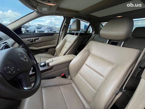 Mercedes-Benz E-Класс 2010 коричневый - фото 43