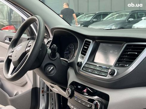 Hyundai Tucson 2017 серый - фото 20