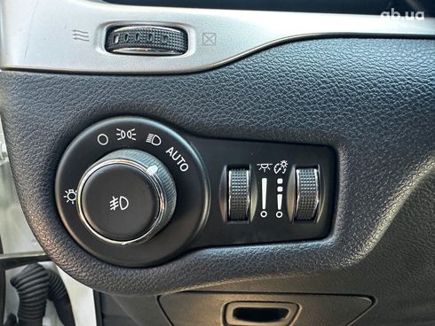 Jeep Cherokee 2016 белый - фото 12