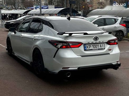 Toyota Camry 2021 - фото 7