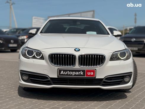 BMW 5 серия 2016 белый - фото 2