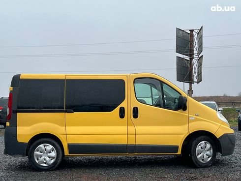 Renault Trafic 2007 желтый - фото 10