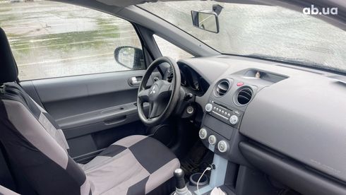 Mitsubishi Colt 2006 серебристый - фото 3