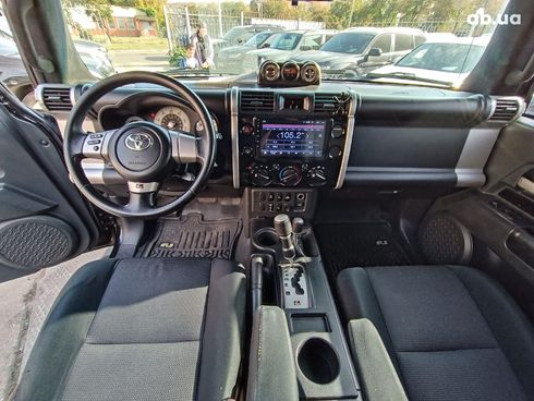 Toyota FJ Cruiser 2008 черный - фото 20
