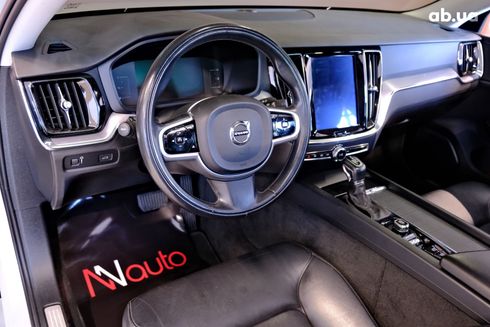 Volvo S60 2018 серый - фото 7