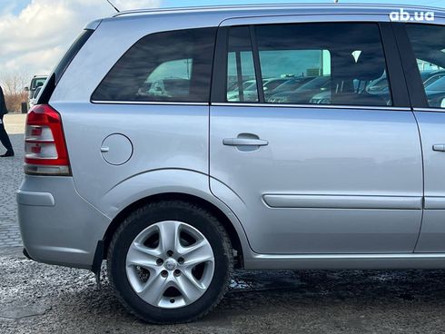 Opel Zafira 2012 серый - фото 9