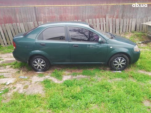 Chevrolet Aveo 2005 зеленый - фото 3