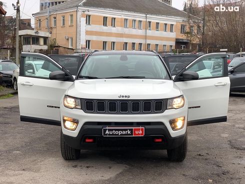 Jeep Compass 2019 белый - фото 23