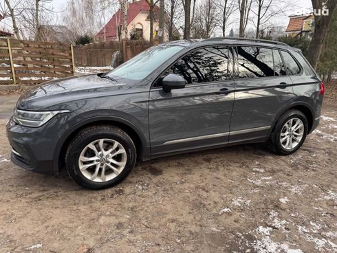 Volkswagen Tiguan 2021 серый - фото 10