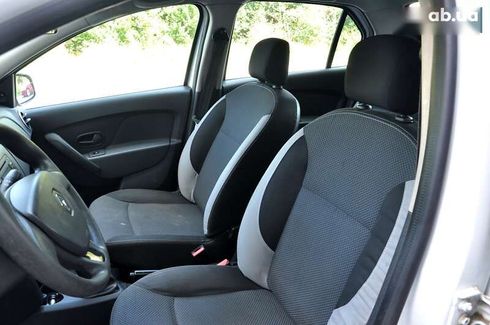 Renault Logan 2016 - фото 16