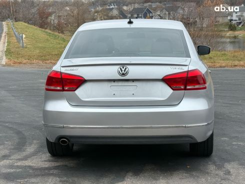 Volkswagen Passat 2013 серебристый - фото 6