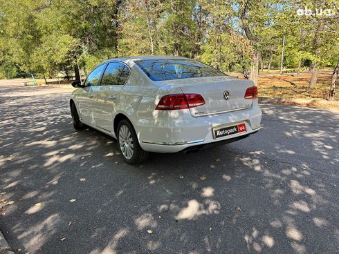 Volkswagen passat b7 2014 белый - фото 3