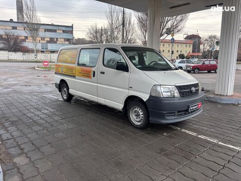 Toyota HiAce 2007 белый - фото 3