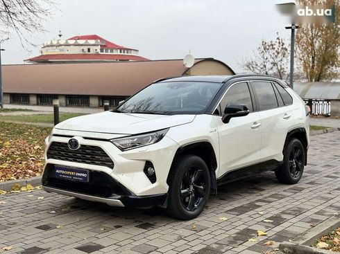 Toyota RAV4 2018 - фото 2