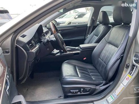 Lexus ES 2017 - фото 20