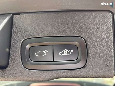 Volvo XC60 2021 - фото 23