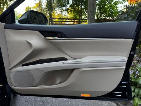Toyota Camry 2022 черный - фото 39