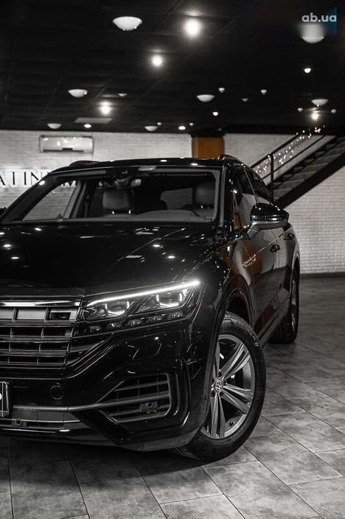 Volkswagen Touareg 2019 - фото 29