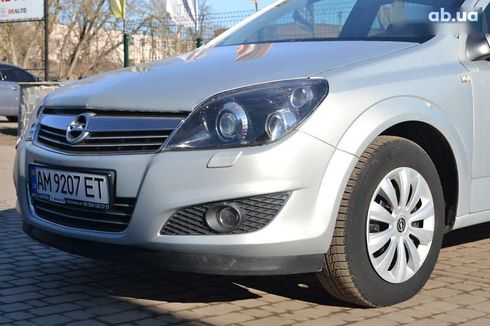 Opel Astra 2010 - фото 11